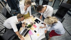 Del Coworking al Éxito: Casos de Empresas que Alcanzaron la Cima